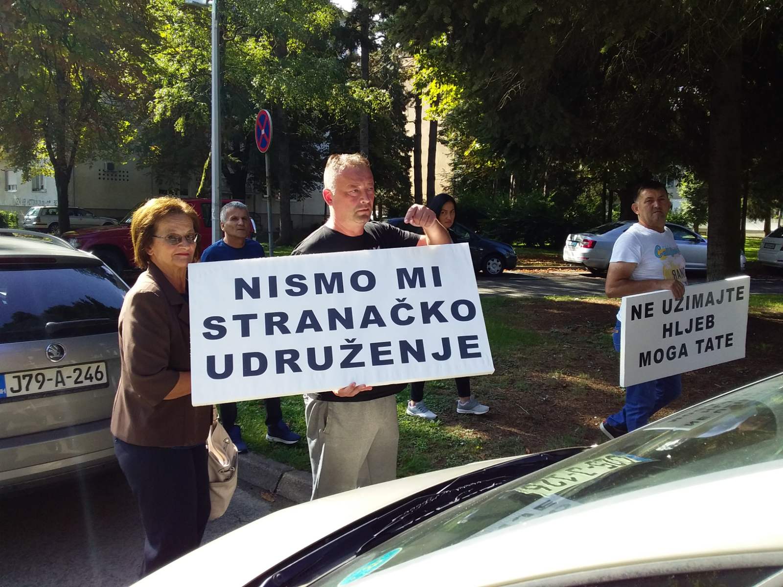 PROTEST UDRUŽENJA DOBOJSKIH TAKSISTA: "Eurotaxi je stranačko udruženje".