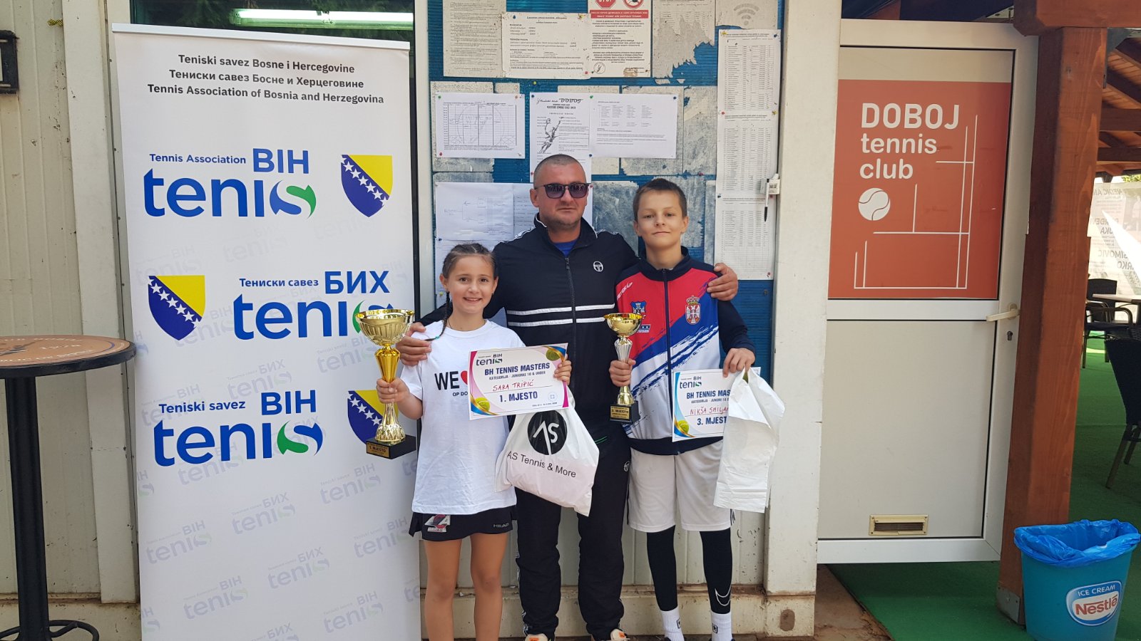 Proteklog vikenda u Teniskom klubu "Doboj" održani su završni Masters turniri u kategorijama U18 (dječaci) i U10 (djecači i djevojčice)