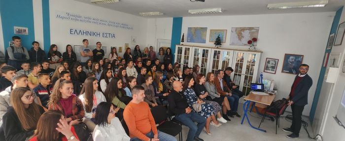 FOTO: Dobojski Info | DOBOJ: U Ekonomskoj školi otvorena izložba posvećena Banu Stefanu II Kotromaniću