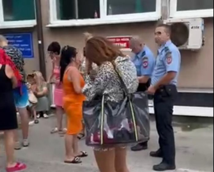 INCIDENT NA GRADSKIM BAZENIMA: Veći broj djece završio u bolnici?