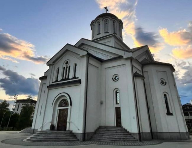 FOTO: Ljiljana Zečević | DOBOJ: Proslava crkvene slave uz prisustvo mitropolita Fotija i svečanu litiju kroz grad