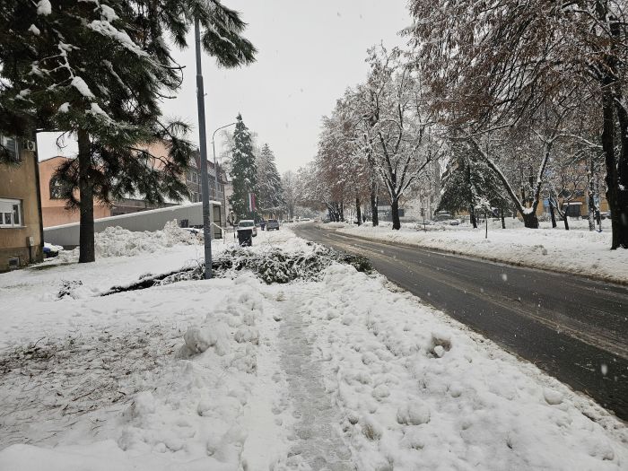 DOBOJ: U toku saniranje kvarova na četiri dalekovoda