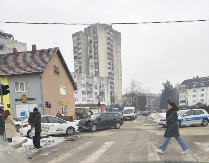 DOBOJ: Saobraćajna nezgoda kod Aljine pekare