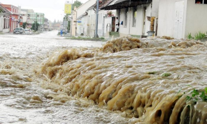 FOTO: Dobojski Info | JAKA KIŠA ZA VIKEND: Upozorenje na moguće bujične poplave u Srpskoj