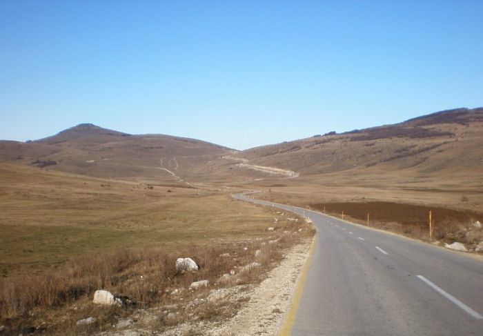 FOTO: Dobojski Info | PUTEVI: Obustava saobraćaja zbog bojevog gađanja na Manjači