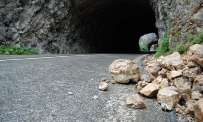 FOTO: Dobojski Info | PUTEVI: Slabija magla u kotlinama, učestali odroni