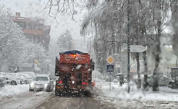 FOTO: Dobojski Info | Grad pod bijelim pokrivačem