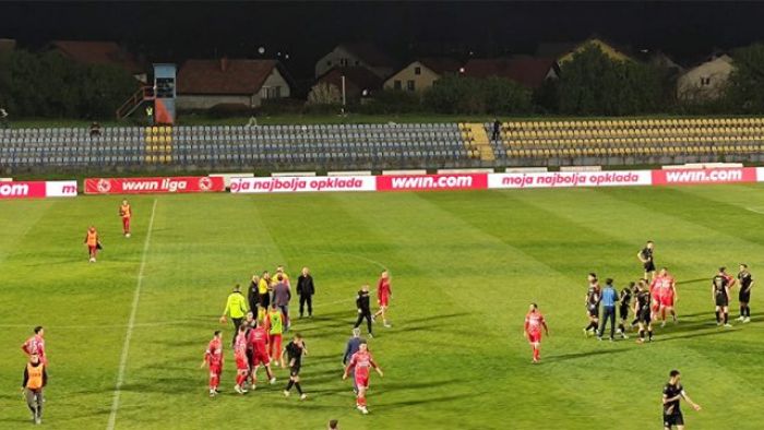 FOTO: Dobojski Info | ODLUKA PADA U REVANŠU: Sloga i Zrinjski remizirali bez golova