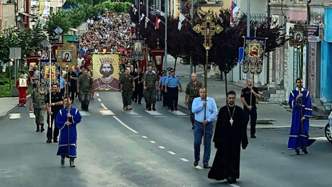 Litija prošla ulicama grada