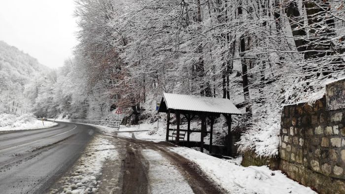 FOTO: Dobojski Info | PUTEVI: Niska temperatura i poledica usporavaju saobraćaj