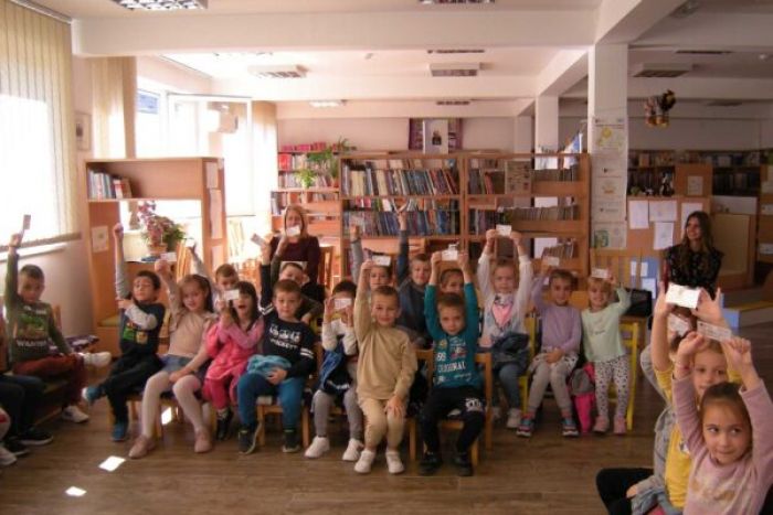 FOTO: Dobojski Info | DOBOJ: Besplatan upis u Narodnu biblioteku Doboj za đake prvake