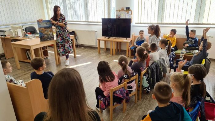 FOTO: Dobojski Info | DOBOJ: Organizovan upis prvačića u Narodnu biblioteku