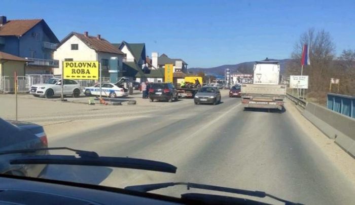 FOTO: Dobojski Info | DOBOJ: Sudar skutera i putničkog vozila