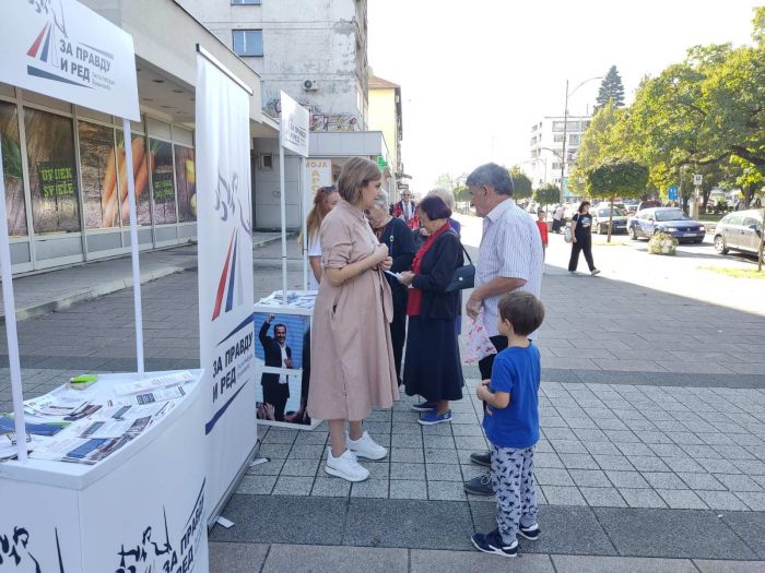 FOTO: Dobojski Info | „ZA PRAVDU I RED“ PREDSTAVILI PLATFORMU: „Doboj iz kojeg se neće odlaziti“