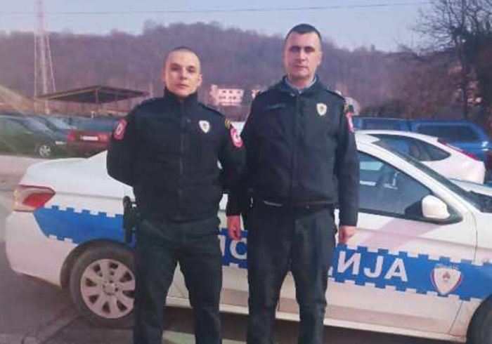 FOTO: Dobojski Info | POKUŠAJ SAMOUBISTVA: Policija spasila ženu koja je skočila u rijeku Spreču