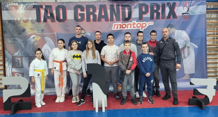 FOTO: Dobojski Info | KARATE KLUB &quot;VILA&quot; DOBOJ: Uspješan nastup na &quot;Tao gran pri&quot; kupu u Vojvodini