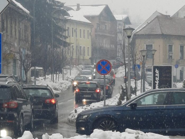 KOLAPS U SAOBRAĆAJU: Doboj u saobraćajnom haosu iz svih pravaca