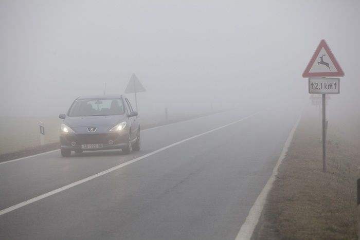 FOTO: Dobojski Info | PUTEVI: Magla otežava saobraćaj na području Bijeljine i Doboja