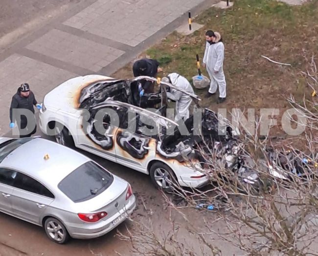 FOTO: Dobojski Info | ZAPALJEN SUV DIREKTORA ŽELJEZNICA RS?