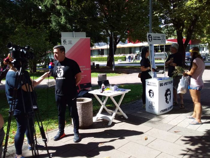 FOTO: Dobojski Info | &quot;UDRUŽENI ZLOČINAČKI PODUHVAT INSTITUCIJA REPUBLIKE SRPSKE&quot;: Davor Dragičević u Doboju. (FOTO) (VIDEO)