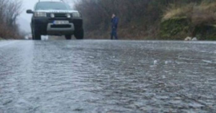 FOTO: Dobojski Info | PUTEVI: Poledica i ugažen snijeg na dionicama u višim predjelima