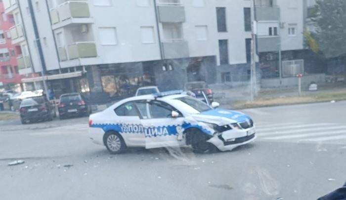 SAOBRAĆAJNA NEZGODA U CENTRU DOBOJA:: Povrijeđen policijski službenik