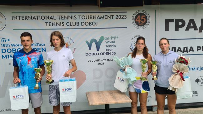 FOTO: Dobojski Info | DOBOJ: Anastasija Ignjatić i Tilo Berman pobjednici Međunarodnog juniorskog tenirskog turnira "ITF juniors J5 Doboj open 2023"