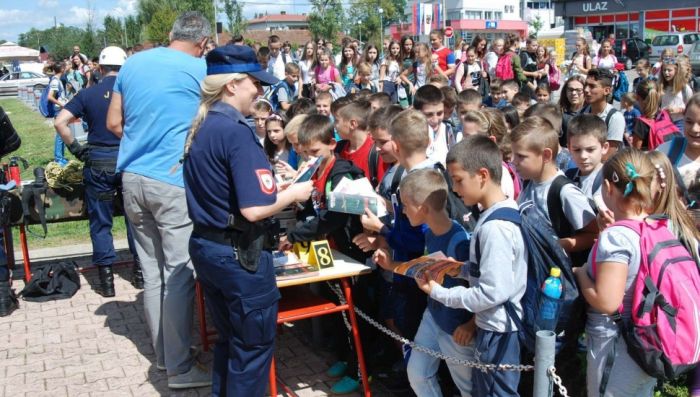 FOTO: Arhiva Dobojski Info | DOBOJ: Sutra Dan otvorenih vrata PU Doboj u gradskom parku