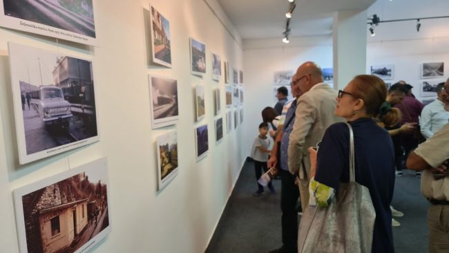 FOTO: Dobojski Info | DOBOJ: Otvorena izložba fotografija o željeznici u Trebinju i okolini