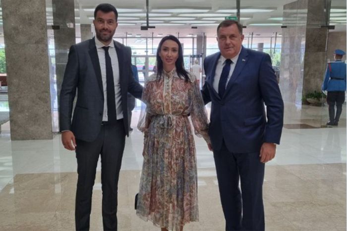 FOTO: Dobojski Info | “Srpska nije Rusija, pa da to prebrodi” Eksperti o američkim sankcijama porodici Dodik