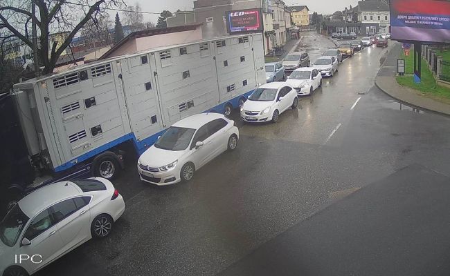 FOTO: Dobojski Info | GRANIČNI PRELAZI: U Gradišci duge kolone u oba smjera