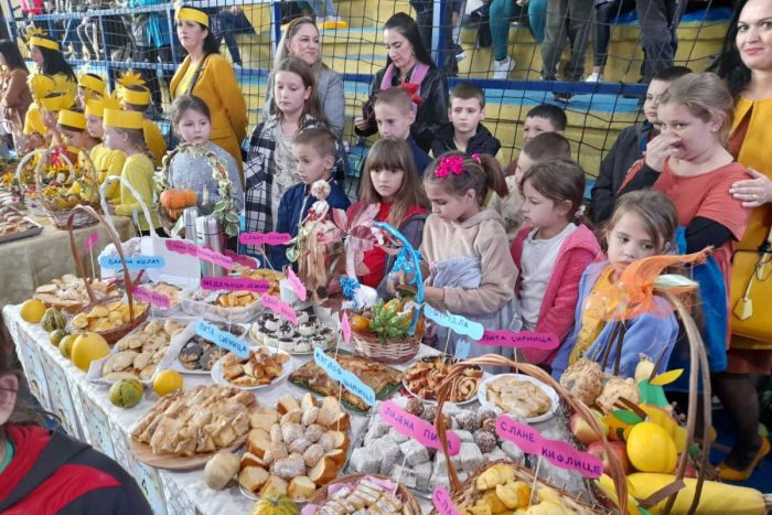 FOTO: Sanja Čakarević | DOBOJ: Đaci pravili maštovite i ukusne delicije