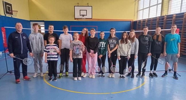 FOTO: Dobojski Info | DOBOJ: Badminton klub "Sertini" posjetio naselje Šerići