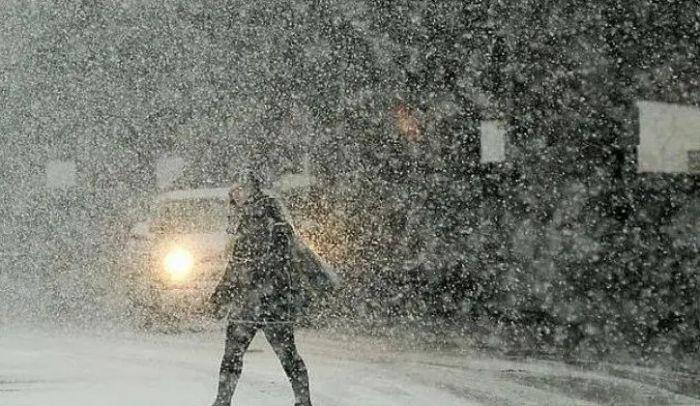 NEĆETE DA ULAZETE U DOMAĆU PAMET I NAUKU! Onda sjedite u mraku