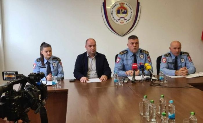 FOTO: Dobojski Info | PU DOBOJ: Kadrovske promjene u četiri policijske stanice