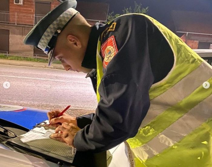 FOTO: Dobojski Info | DOBOJ: Vozač iz Kalesije uhapšen zbog droge