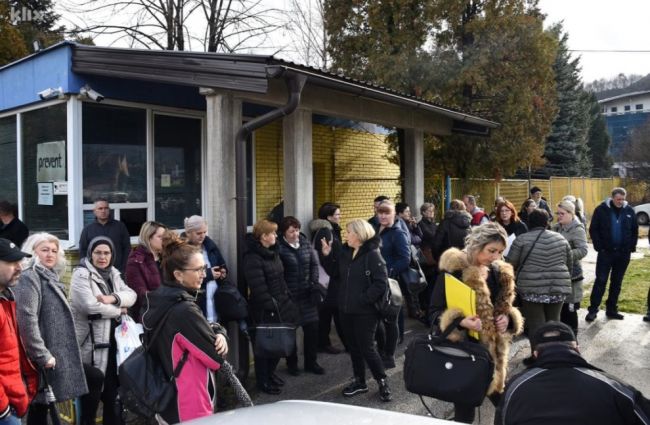 FOTO: Zenicablog | Radnički pokret spriječio nezakonitu nagodbu i otkaze u "Preventu" Zenica.