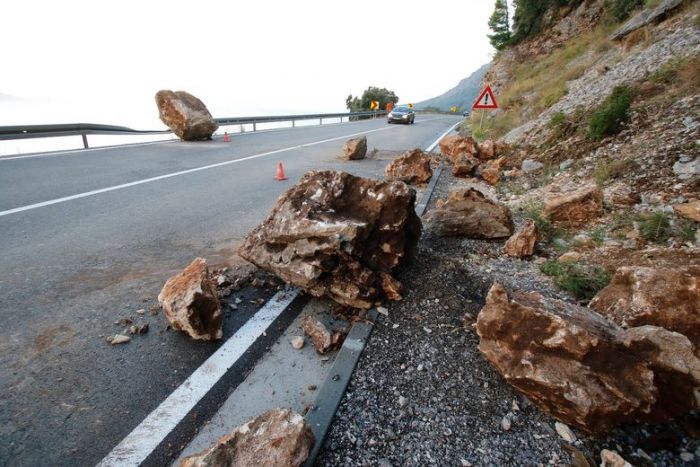 FOTO: Dobojski Info | PUTEVI: Mjestično vlažni kolovozi, povećana opasnost od klizišta