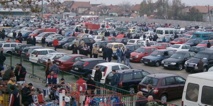 FOTO: Dobojski Info | Banke počele vraćati depozite za uvezene automobile u ime UIO