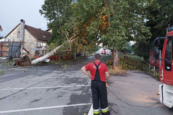 FOTO: Tanjug/AP/NN | Novo nevrijeme prijeti BiH, izdato upozorenje