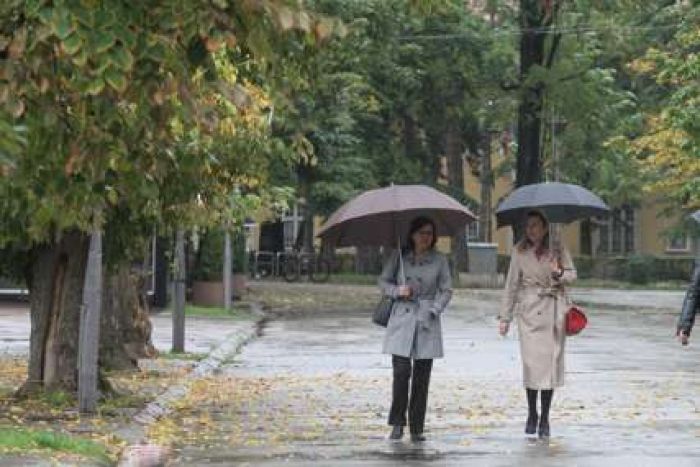 VRIJEME: Danas toplo i vjetrovito, povremeno kiša