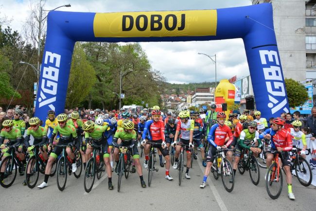 FOTO: Dobojski Info | DOBOJ: Start treće etape biciklističke trke "Beograd-Banjaluka"