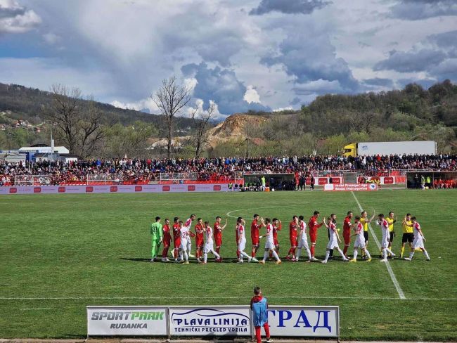 FOTO: Dobojski Info | DOBOJ: Sloga porazom pred svojom publikom preuzela "fenjer"