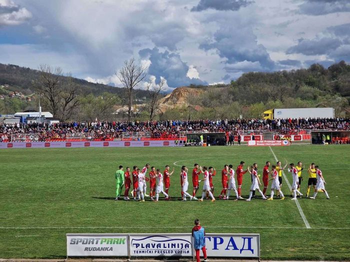 FOTO: Dobojski Info | DOBOJ: Sloga porazom pred svojom publikom preuzela &quot;fenjer&quot;