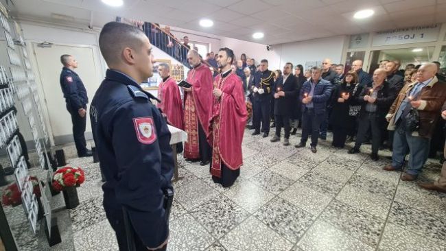 DOBOJ: Služen parastos za 127 poginulih policajaca u Odbrambeno-otadžbinskom ratu