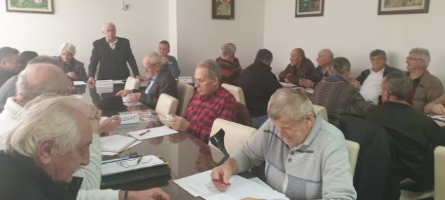 FOTO: Dobojski Info | GODIŠNJA SJEDNICA UDRUŽENJA PENZIONERA GRADA DOBOJ Rezultati rada za primjer